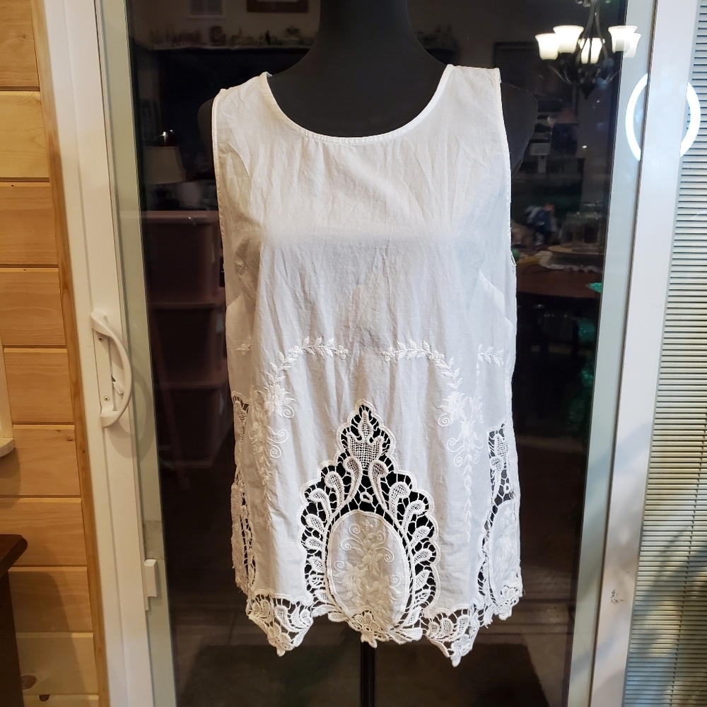 Cynthia Rowley Crochet Linen Blend White Lacey Tank button up back size XL